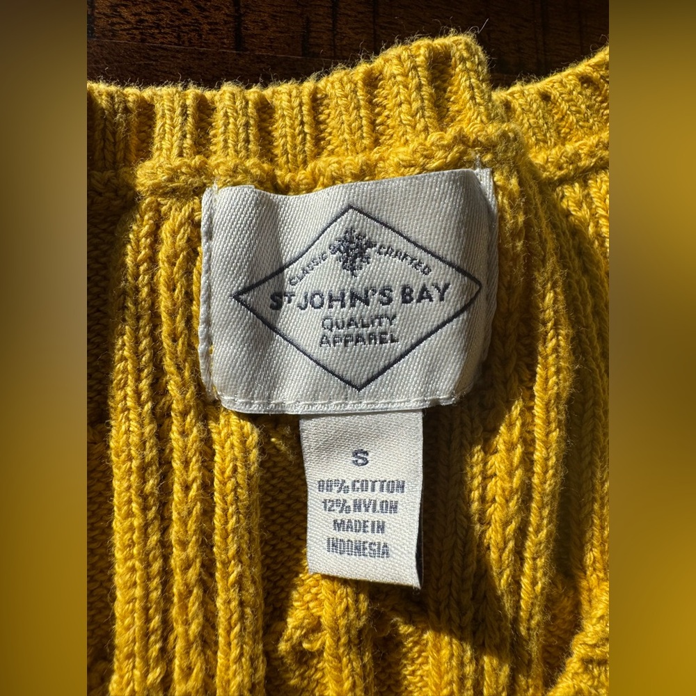 St. John’s Bay Cable Knit V-Neck Sweater Women’s Small NWT Tawny Olive - Picture 8 of 11
